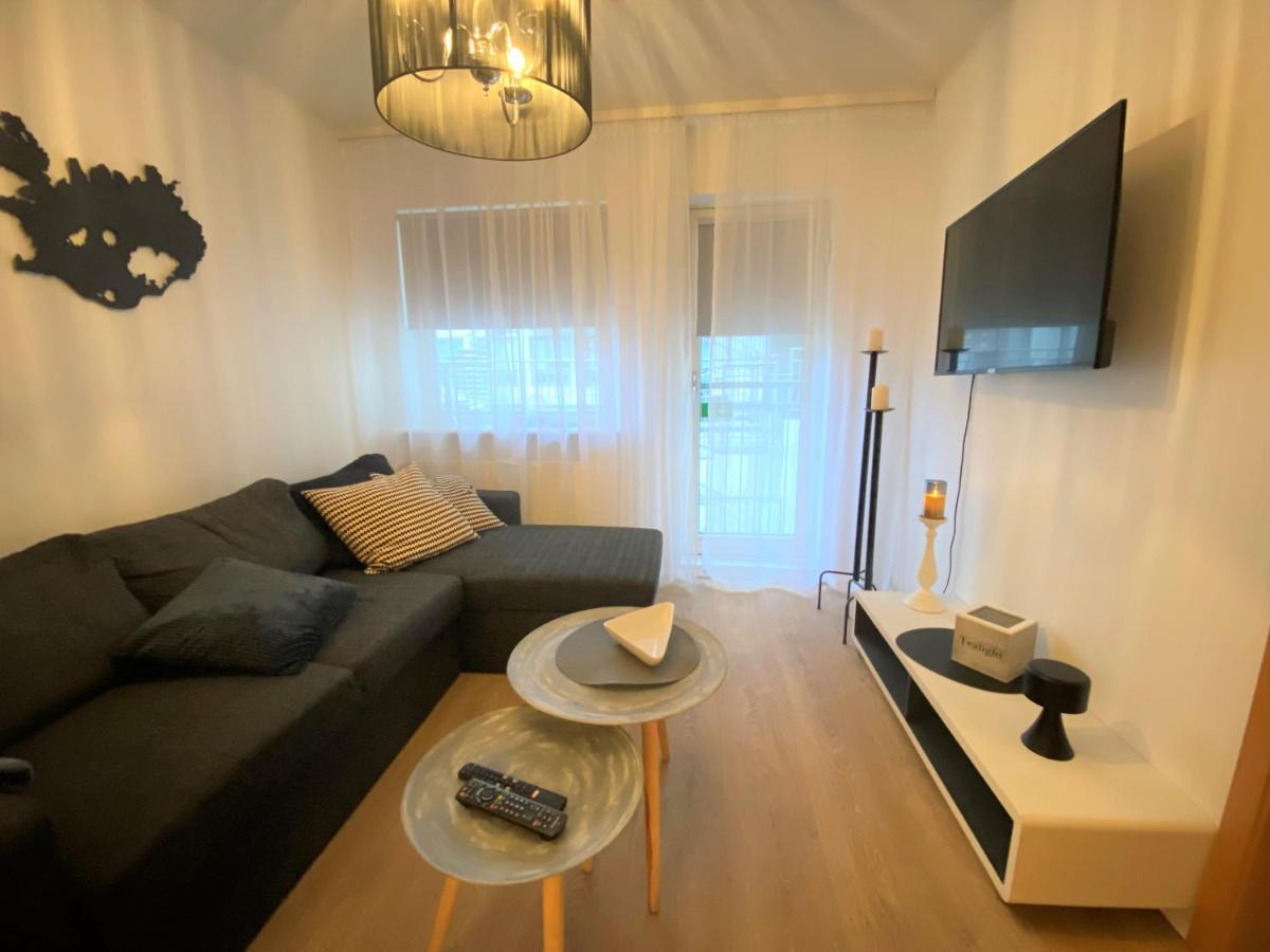 Hafnarstraeti 100, Downtown Apartment Akureyri Buitenkant foto